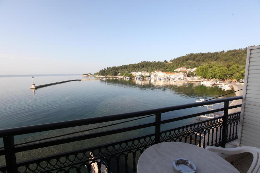 Angelica Hotel ลีเมนาส ภายนอก รูปภาพ