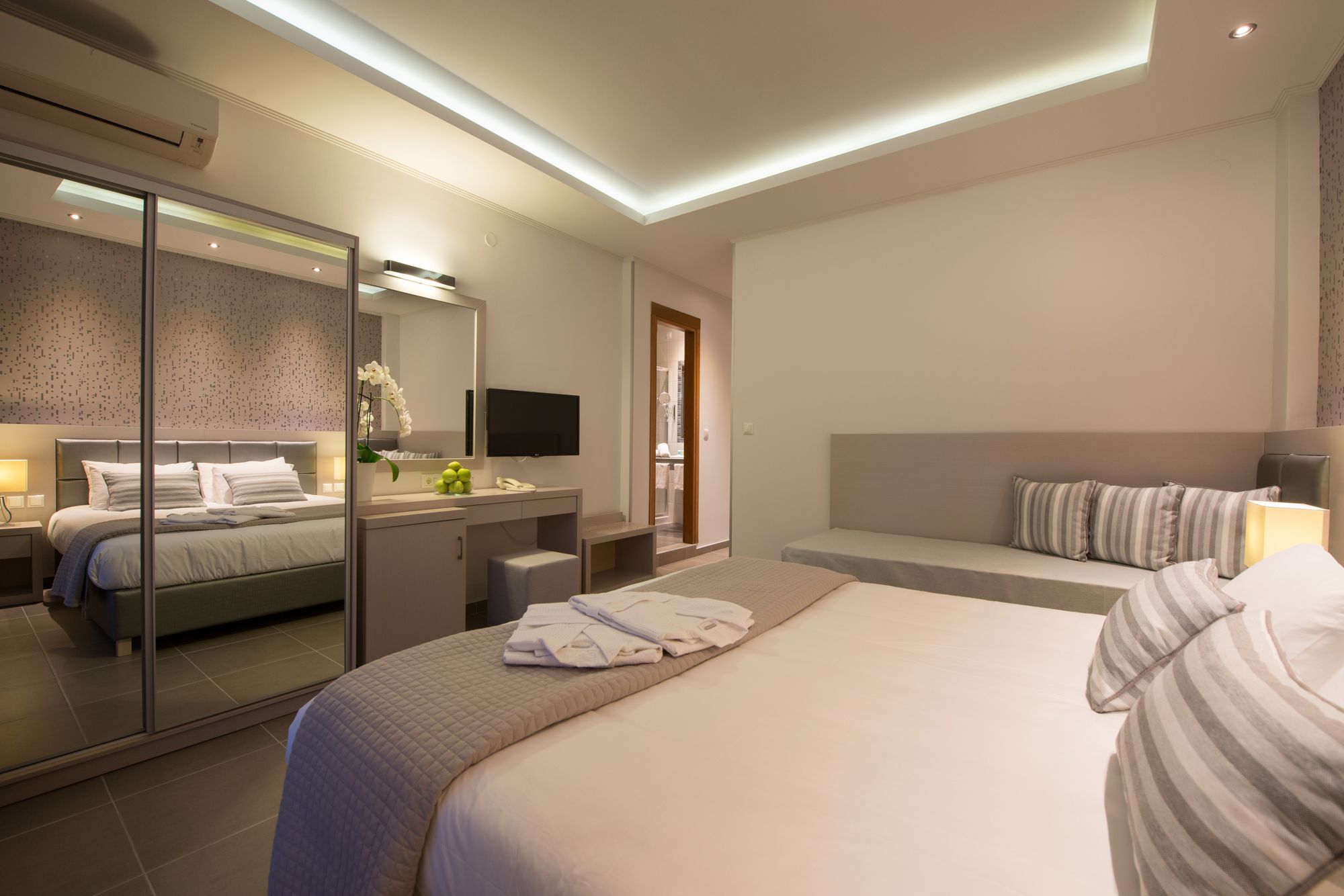 Angelica Hotel ลีเมนาส ภายนอก รูปภาพ